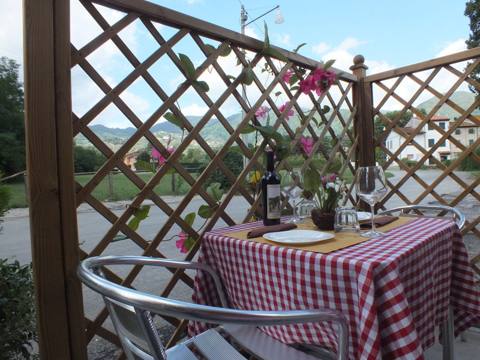 Osteria Canapino 24 – trattoria tipica toscana immersa nelle colline lucchesi
