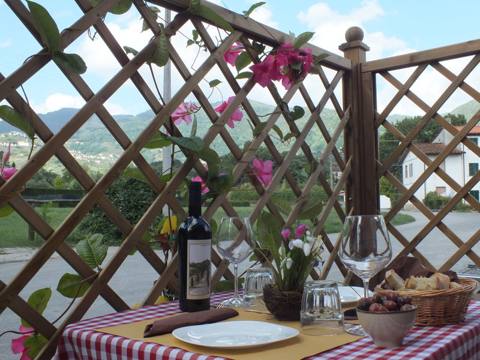 Osteria Canapino 27 – trattoria tipica toscana immersa nelle colline lucchesi