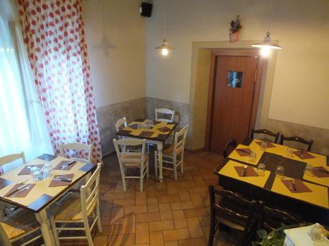 Osteria Canapino 33 – trattoria tipica toscana immersa nelle colline lucchesi