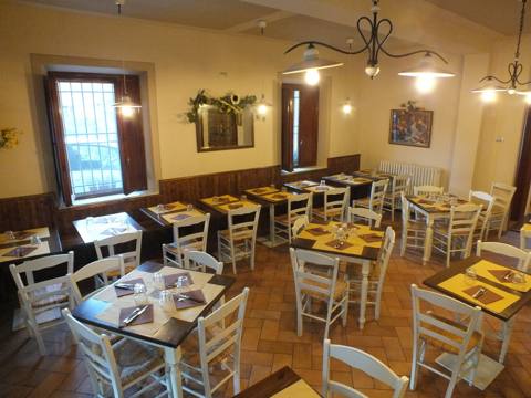 Osteria Canapino 37 – trattoria tipica toscana immersa nelle colline lucchesi