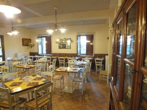 Osteria Canapino 40 – trattoria tipica toscana immersa nelle colline lucchesi