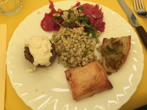 Osteria Canapino 48 – trattoria tipica toscana immersa nelle colline lucchesi