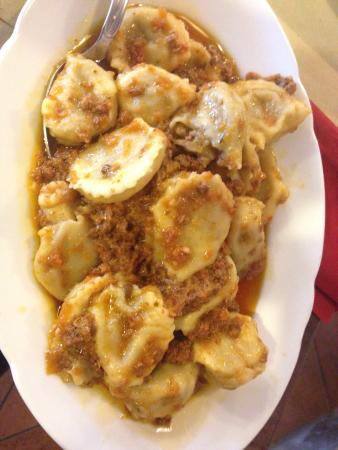 Osteria Canapino 50 – trattoria tipica toscana immersa nelle colline lucchesi