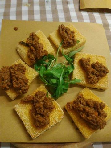 Osteria Canapino 80 – trattoria tipica toscana immersa nelle colline lucchesi
