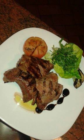 Osteria Canapino 82 – trattoria tipica toscana immersa nelle colline lucchesi