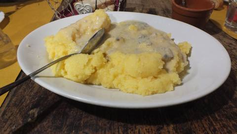 Osteria Canapino 88 – trattoria tipica toscana immersa nelle colline lucchesi