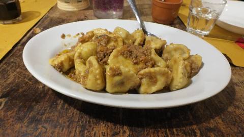 Osteria Canapino 102 – trattoria tipica toscana immersa nelle colline lucchesi