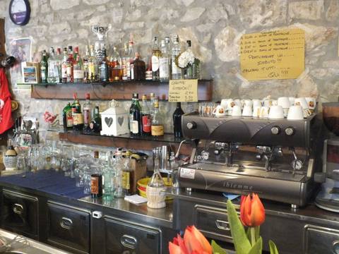 Osteria Canapino 5 – trattoria tipica toscana immersa nelle colline lucchesi