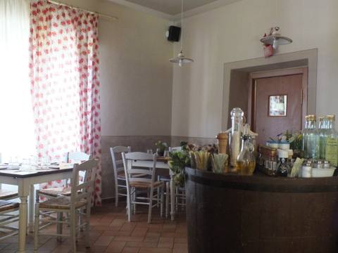 Osteria Canapino 6 – trattoria tipica toscana immersa nelle colline lucchesi