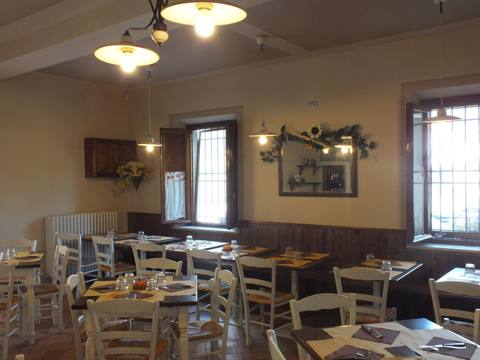 Osteria Canapino 12 – trattoria tipica toscana immersa nelle colline lucchesi